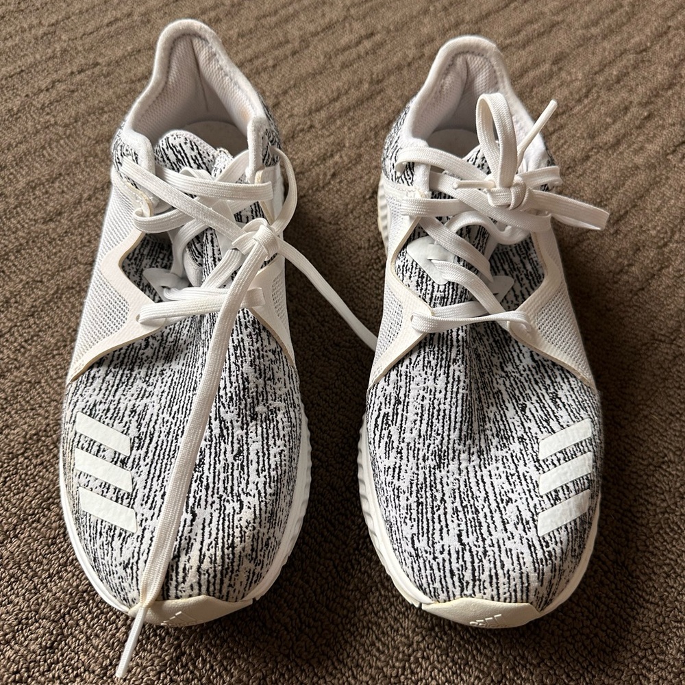 Adidas White and Black Athletic Sneakers with Dynamic Design